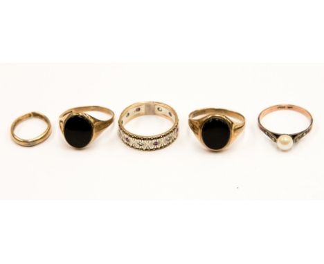 Two gentleman's 9ct and onyx rings, a 9ct gold toe ring, and a gold on silver ring, together with a 9ct white gold eternity r