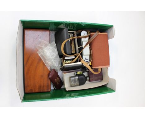 A parcel of miscellaneous collectable's, to include a boxed Ronson lighter, hip flask, pen etc