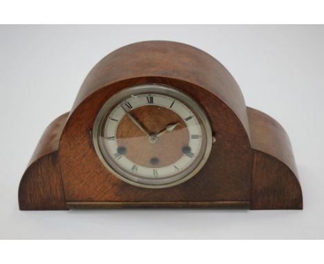 An Art Deco style cased wooden mantel clock 