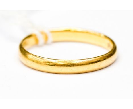 A twenty-two carat gold wedding band, approx ring size 'P', approx weight 3.7g