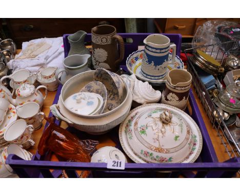 Collection of assorted Ceramics to include Royal Worcester, Coalport, Quimper etc 