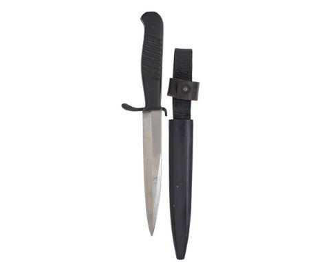 WW1 Imperial German Trench Fighting Knife. A good example with 14cm straight spear point blade. The hilt with swept up quillo