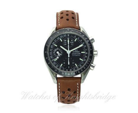 A GENTLEMAN'S STAINLESS STEEL OMEGA SPEEDMASTER AUTOMATIC TRIPLE CALENDAR CHRONOGRAPH WRIST WATCH CIRCA 1998
D: Black dial wi