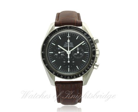 A GENTLEMAN'S STAINLESS STEEL OMEGA SPEEDMASTER PROFESSIONAL CHRONOGRAPH WRIST WATCH CIRCA 2006
D: Black dial with applied lu