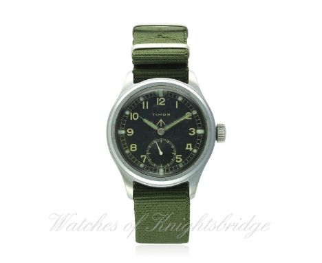 A GENTLEMAN'S BRITISH MILITARY TIMOR W.W.W. WRIST WATCH CIRCA 1940s
D: Black dial with applied Arabic numerals & luminous mar