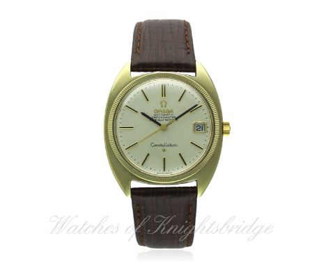 A GENTLEMAN'S STEEL & GOLD OMEGA CONSTELLATION CHRONOMETER WRIST WATCH CIRCA 1960, REF. CD 168.027
D: Silver "linen" dial wit