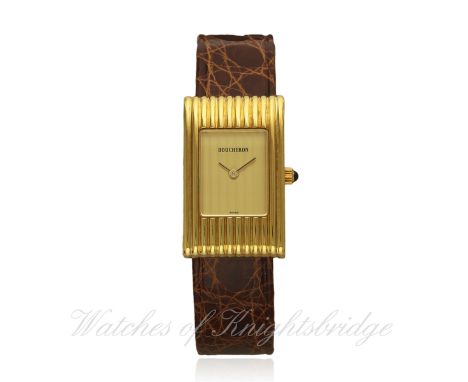 A LADIES 18K SOLID GOLD  BOUCHERON REFLET WRIST WATCH CIRCA 1990s WITH FIVE ADDITIONAL UNUSED BOUCHERON LEATHER STRAPS
D: Cha