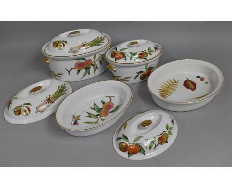 A Collection of Royal Worcester Evesham Oven to Table Dinnerware to comprise Large Tureen, Dishes Etc 