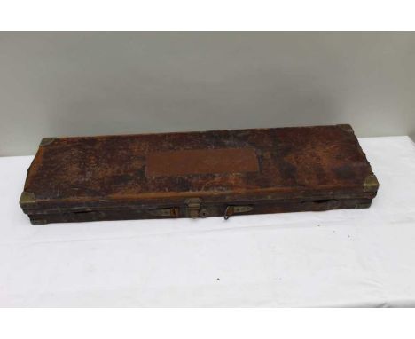 A Brass Bound Oak &amp; Leather Single Gun Case for 'Joseph Lang &amp; Son Ltd, 102 New Bond Street, London, W', compartmente