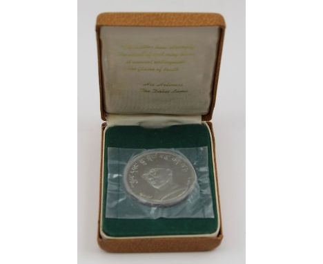 A Tibetan undated Dalai Lama Essai Crown of Liberty, Franklin mint issue, in original pouch &amp; case 