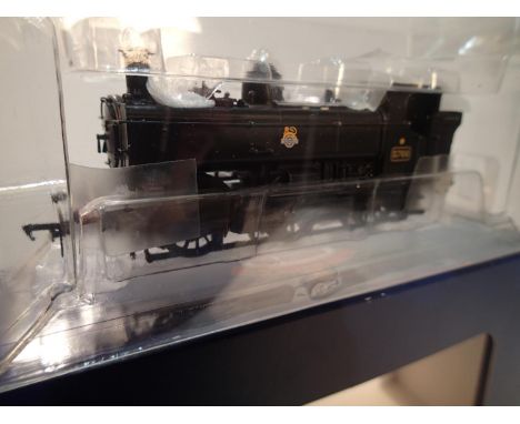 Bachmann 32-214, class 57XX Pannier tank, 5766, black, early crest, near mint condition, storage wear to box. UK P&amp;P Grou