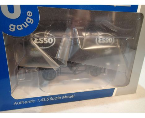 Dapol O gauge Esso tanker F, black, No. 2305, near mint, boxed. UK P&amp;P Group 1 (£16+VAT for the first lot and £2+VAT for 