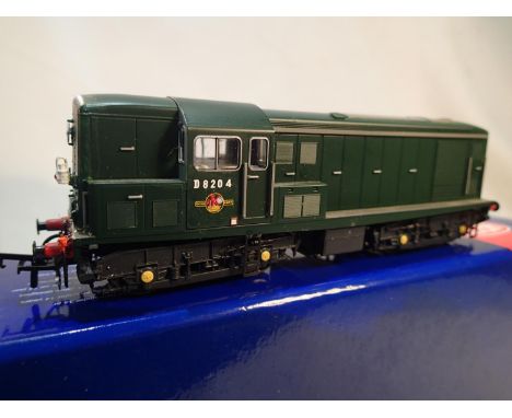 Heljan OO gauge, class 15 diesel, D8204, green, late crest, detail fitted, excellent condition, storage wear to box. UK P&amp