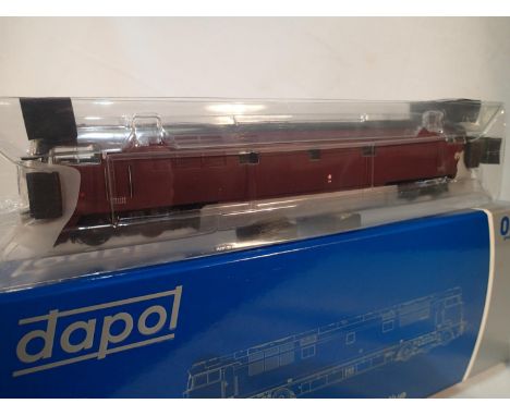 Dapol OO gauge 4D-003-006 class 52 diesel, BR maroon, D1065, Western Consort, near mint condition, boxed. UK P&amp;P Group 1 