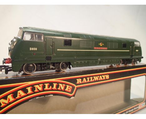 Mainline Warship class, re-finished as D800, Sir Brian Robertson, green, late crest, excellent condition, box is fair. UK P&a
