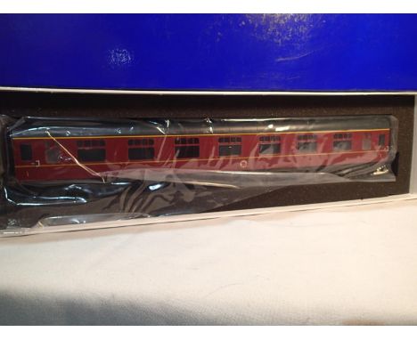 Heljan O gauge 4931, BR-FK maroon MK1 coach, excellent condition (two windows loose, present), storage wear to box. UK P&amp;