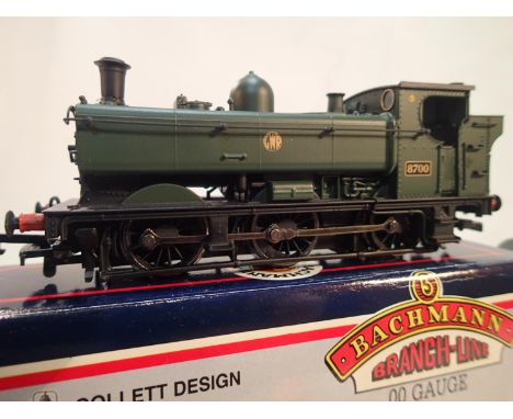 Bachmann 31-901A, class 57XX Pannier tank, 8700, green, GWR, excellent condition, storage wear to box. UK P&amp;P Group 1 (£1