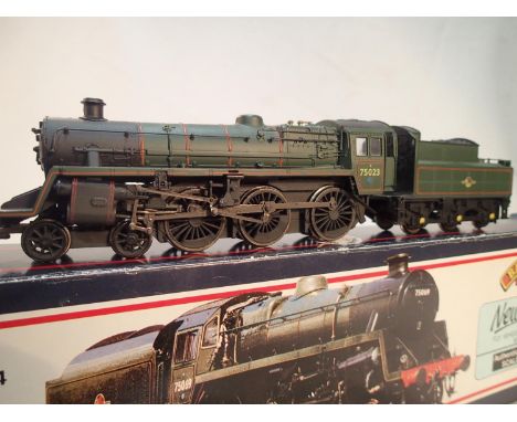 Bachmann 31-101, standard 4MT, 75023, green, late crest, very good condition, valve gear painted, no front coupling, box with