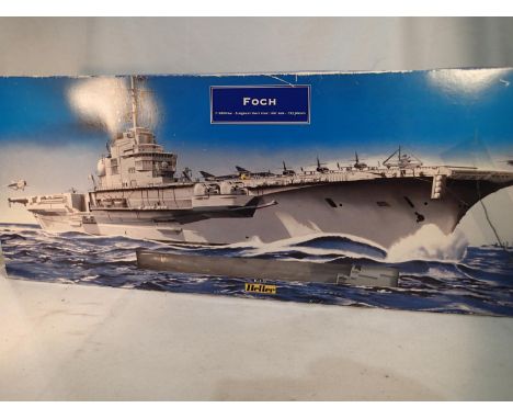 Heller Foch aircraft carrier, 1/400 scale, appears complete, unchecked, wear to box. UK P&amp;P Group 3 (£30+VAT for the firs