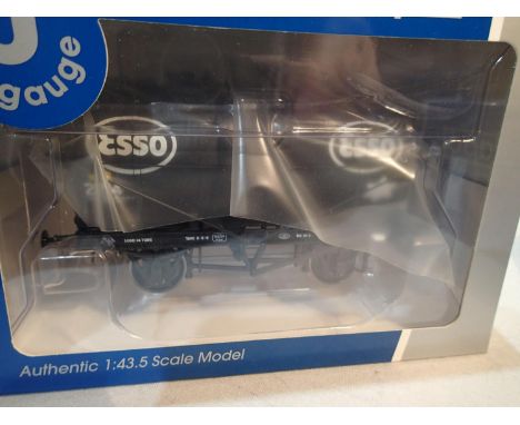 Dapol O gauge Esso tanker E, black, No. 2214, near mint, boxed. UK P&amp;P Group 1 (£16+VAT for the first lot and £2+VAT for 