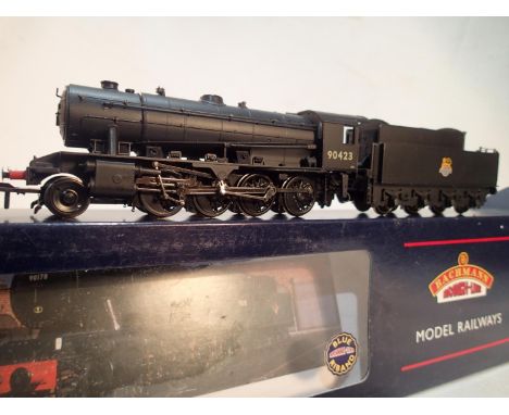 Bachmann 32-258 W.D Austerity, 90423, black, early crest, near mint condition, box with wear. UK P&amp;P Group 1 (£16+VAT for