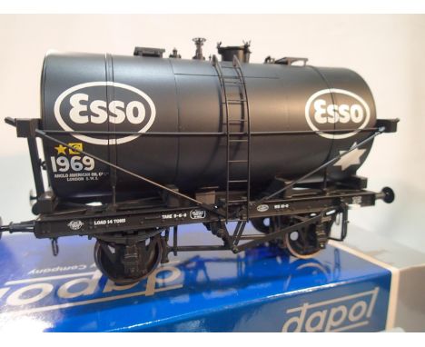 Dapol O gauge Esso Tanker A, black, No. 1969, near mint, boxed. UK P&amp;P Group 1 (£16+VAT for the first lot and £2+VAT for 
