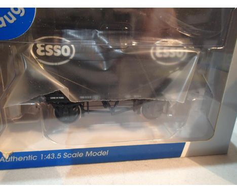 Dapol O gauge Esso tanker D, black, No. 2119, near mint, boxed. UK P&amp;P Group 1 (£16+VAT for the first lot and £2+VAT for 