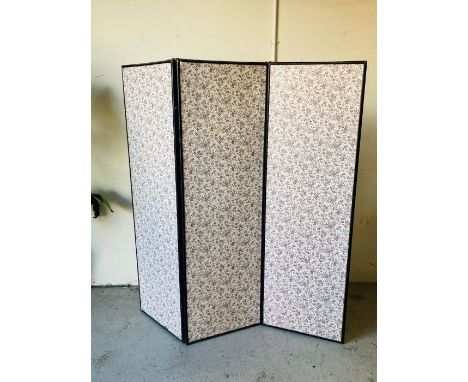 A three panel Mid Century screen with floral detail (W159cm H170cm)
