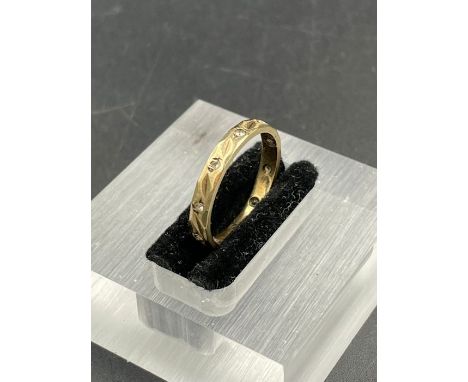 A 9ct gold ring (Approximate Total Weight 2g) Size N