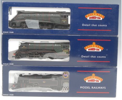 Bachmann Branch-Line Model Railways - 31-550 V2 60800 'Green Arrow' BR Green L/Crest locomotive, 00 gauge, boxed; 31-960A A4 