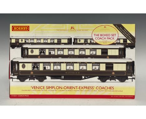 Hornby Model Railways- R4254 'Venice Simplon-Orient-Express' Coaches coach pack boxed set, comprising a Pullman first class k