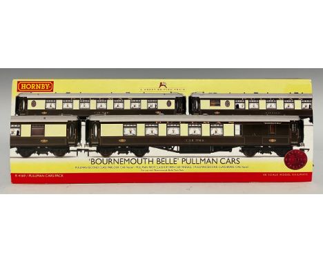 Hornby Model Railways - R4169 'Bournemouth Belle' Pullman Cars pack boxed set, comprising a Pullman second class parlour car,
