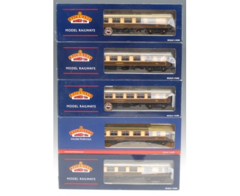 Bachmann Branch-Line Model Railways - five Pullman stock cars/coaches comprising 39-280 BR MK1 Kitchen coach, 00 gauge, boxed