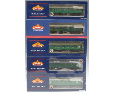 Bachmann Branch-Line Model Railways - five stock cars/coaches comprising 39-028C BR MK1 Corridor SK SR Green coach, 00 gauge,