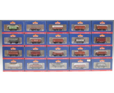 Bachmann Branch-Line Model Railways - twenty wagons/vans comprising 37-902 Bauxite shock absorbing van; 38-380 Bauxite (early