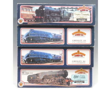 Bachmann Branch-Line Model Railways - 31-952 A4 4-6-2 Peregrine 4903 Blue L.N.E.R Sir Nigel Gresley locomotive, 00 gauge, box