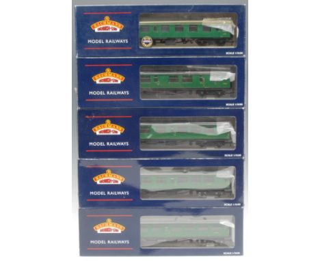 Bachmann Branch-Line Model Railways - five stock cars/coaches comprising 39-028B BR MK1 Corridor SK SR Green coach, 00 gauge,