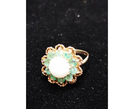 9CT GOLD OPAL AND GREENSTONE CLUSTER RING SIZE M 3.3G