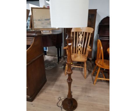 MODERN STANDARD LAMP