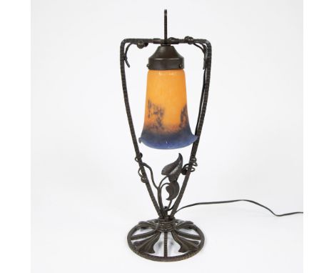 Noverdy table lamp France, wrought iron and glass shade with melted colour powders, signed.Noverdy tafellamp France, smeedijz