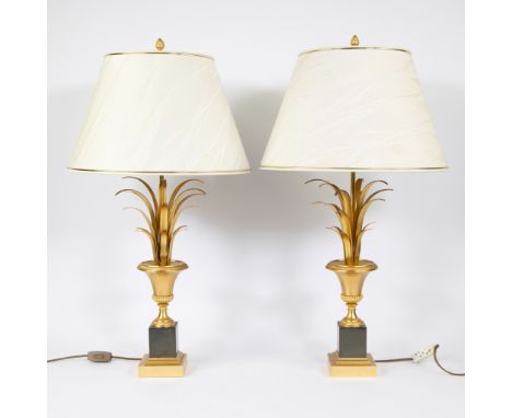 Beautiful couple of designer lamp Boulanger in gilt messing with pineapple leaves, Belgium, 1970sPrachtig koppel designers la