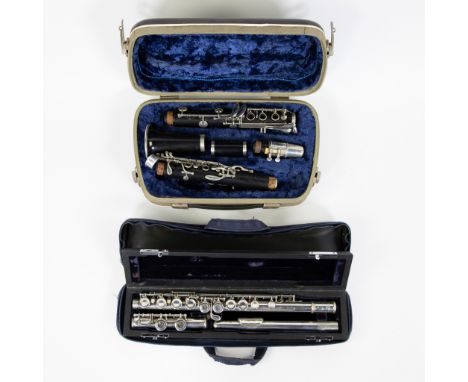 Lot Clarinet and fluteFrevor J.James London TJ/ Oi 9254 + Frevor J.James London TJ/ Oi 9254