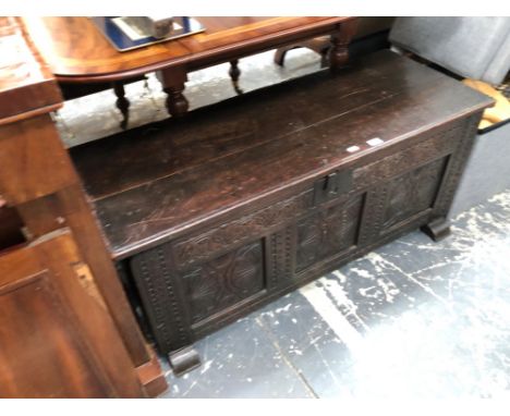 AN EARLY 18th C. OAK PANEL COFFER. 