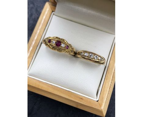 A VINTAGE 18ct HALLMARKED GOLD RUBY AND DIAMOND BOAT SHAPE RING, FINGER SIZE Q, TOGETHER WITH A FURTHER 18ct STAMPED FIVE STO