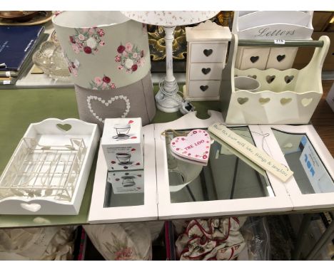 PAINTED WOOD HOUSEHOLD ITEMS PIERCED WITH HEARTS, LINEN, CUSHIONS, A THREE FOLD MIRROR AND A TABLE LAMP TOGETHER WITH ROSE PA