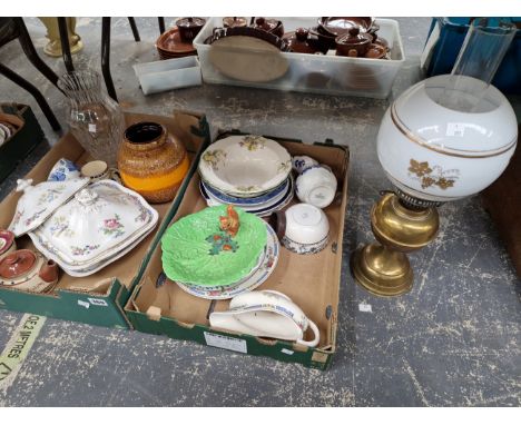 A VINTAGE BRASS OIL LAMP AND VARIOUS CHINA WARES