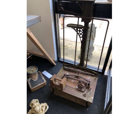 A SET OF WALTER PARRY IRON BALANCE SCALES CLASS 11 TO WEIGH UP TO 3CWT  