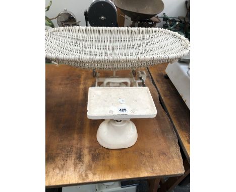 A WEYLUX THE CLINIC BABY SCALES RETAILED BY A F LEE TO WEIGH UP TO 28LBS