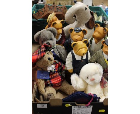 A TRAY OF ASSORTED TEDDY BEARS AND FIGURES ETC