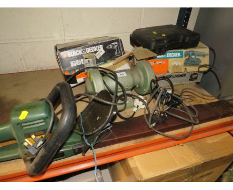 A QUANTITY OF ASSORTED TOOLS TO INCLUDE A BENCH GRINDER, SANDER ETC - HOUSE CLEARANCE